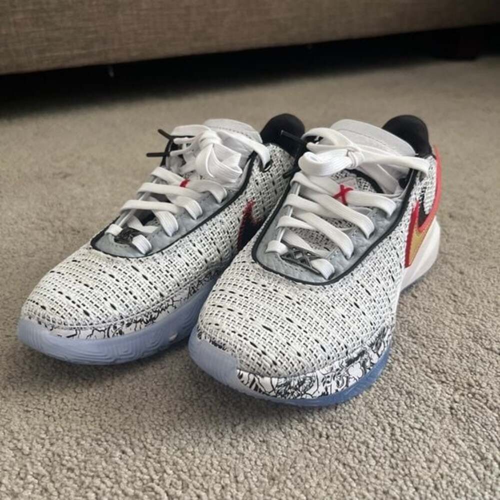 Nike LeBron 20 "The Debut" White Metalic Gold Shoe Size 3.5 Men / 5 Women. New